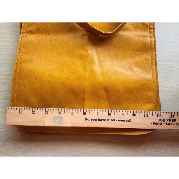 TOTE/BUCKET PURSE-PU Leather-Natural Tone Color-Large Opening-Snaps - Picture 8 of 8